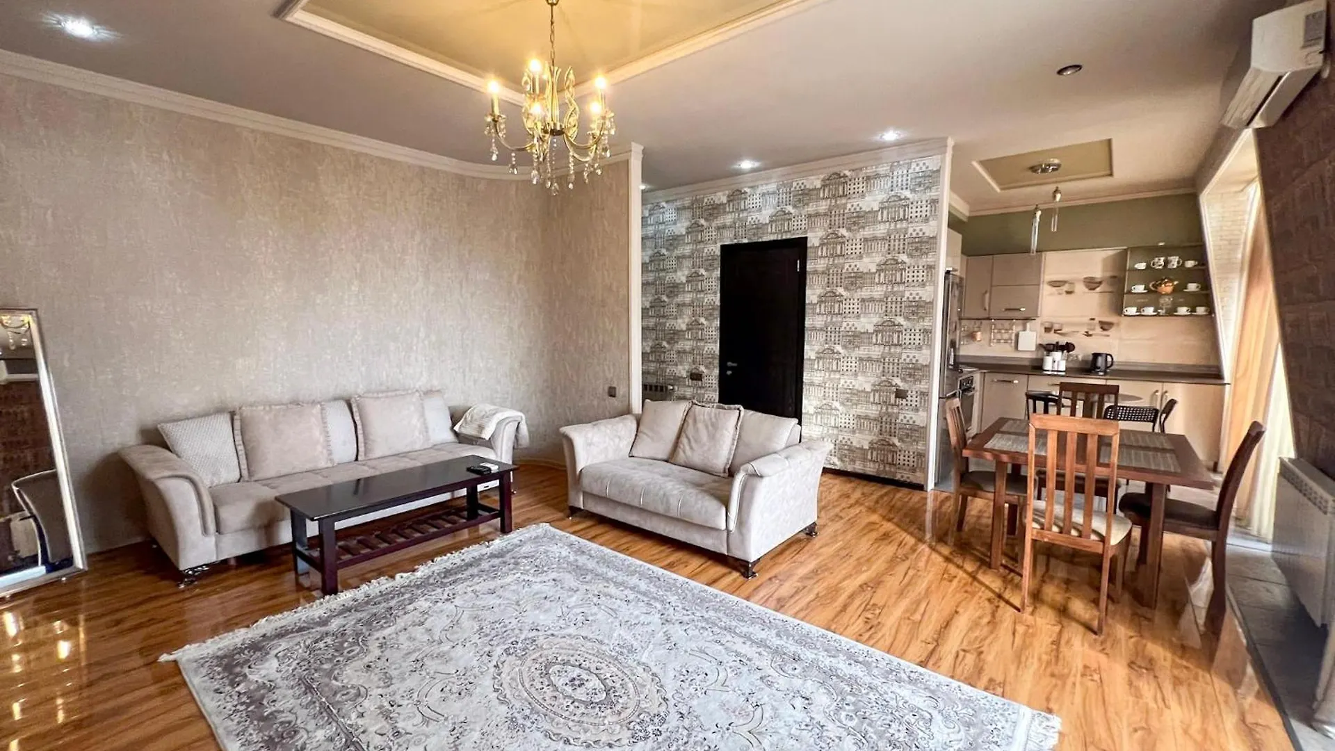 Three-Room Apartment In The Center Of Batumi, 100 Meters From The Sea, Porta Tower