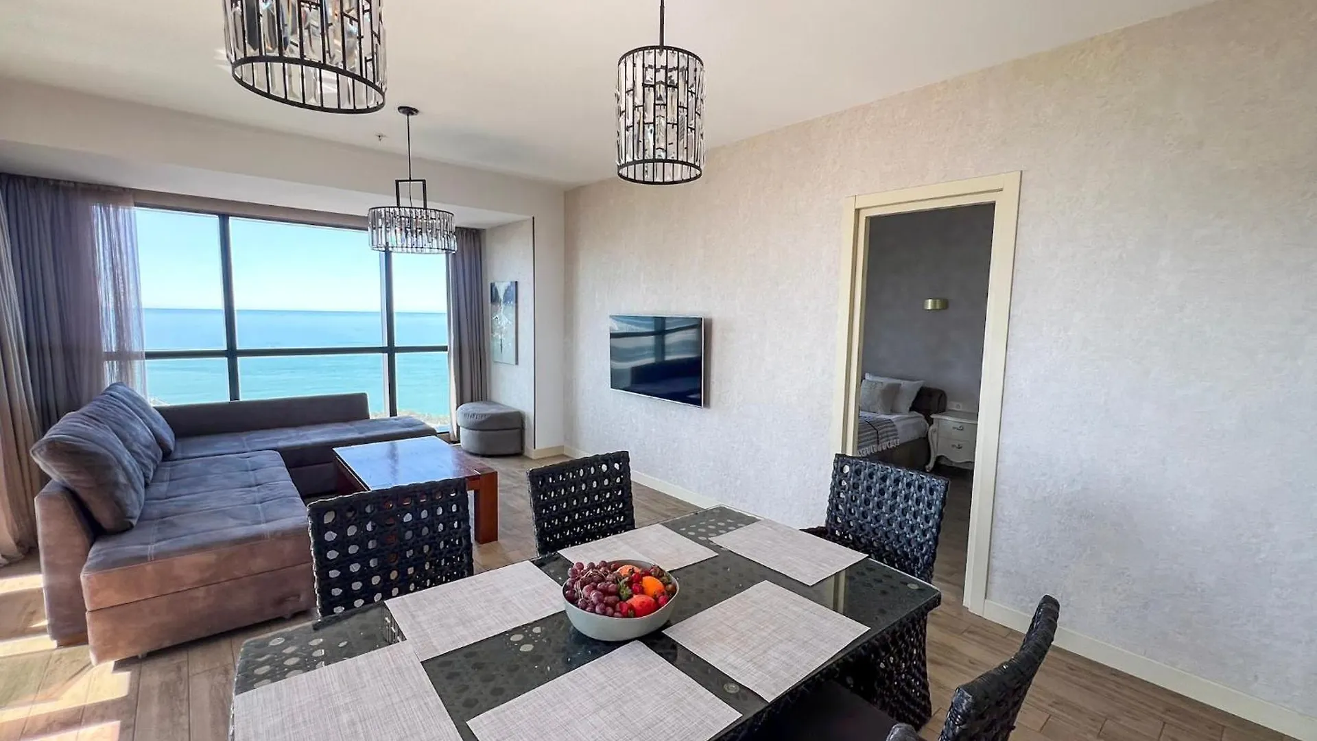Three-Room Apartment In The Center Of Batumi, 100 Meters From The Sea, Porta Tower Georgia