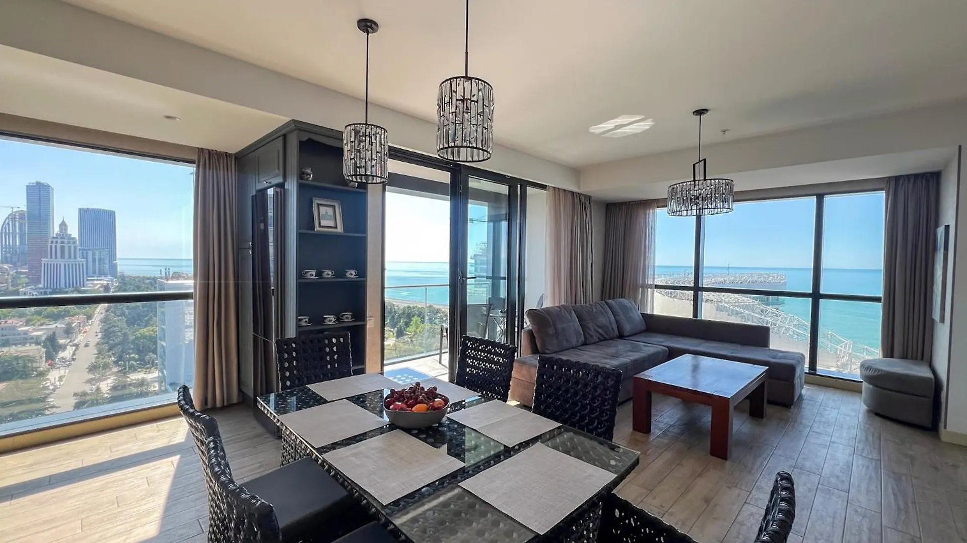 Three-Room Apartment In The Center Of Batumi, 100 Meters From The Sea, Porta Tower Georgia