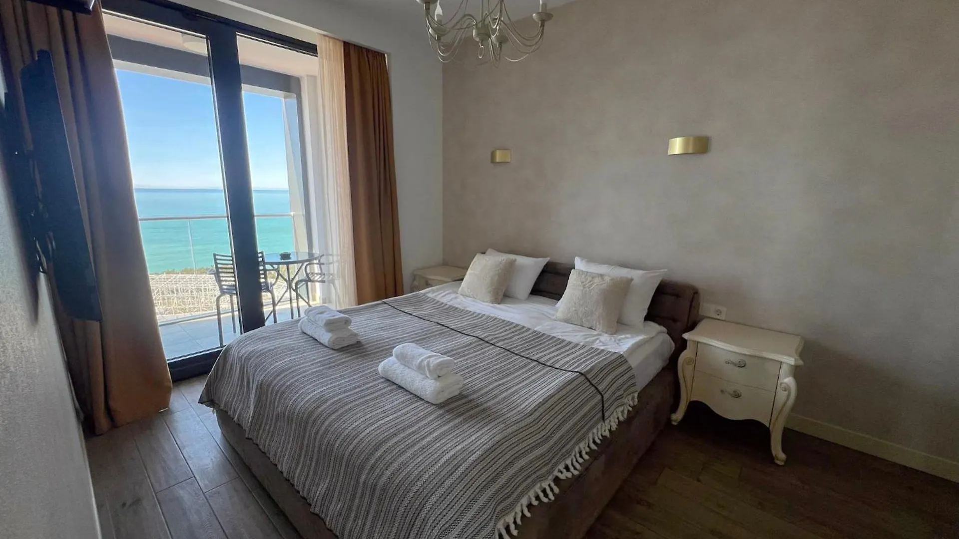 Three-Room Apartment In The Center Of Batumi, 100 Meters From The Sea, Porta Tower