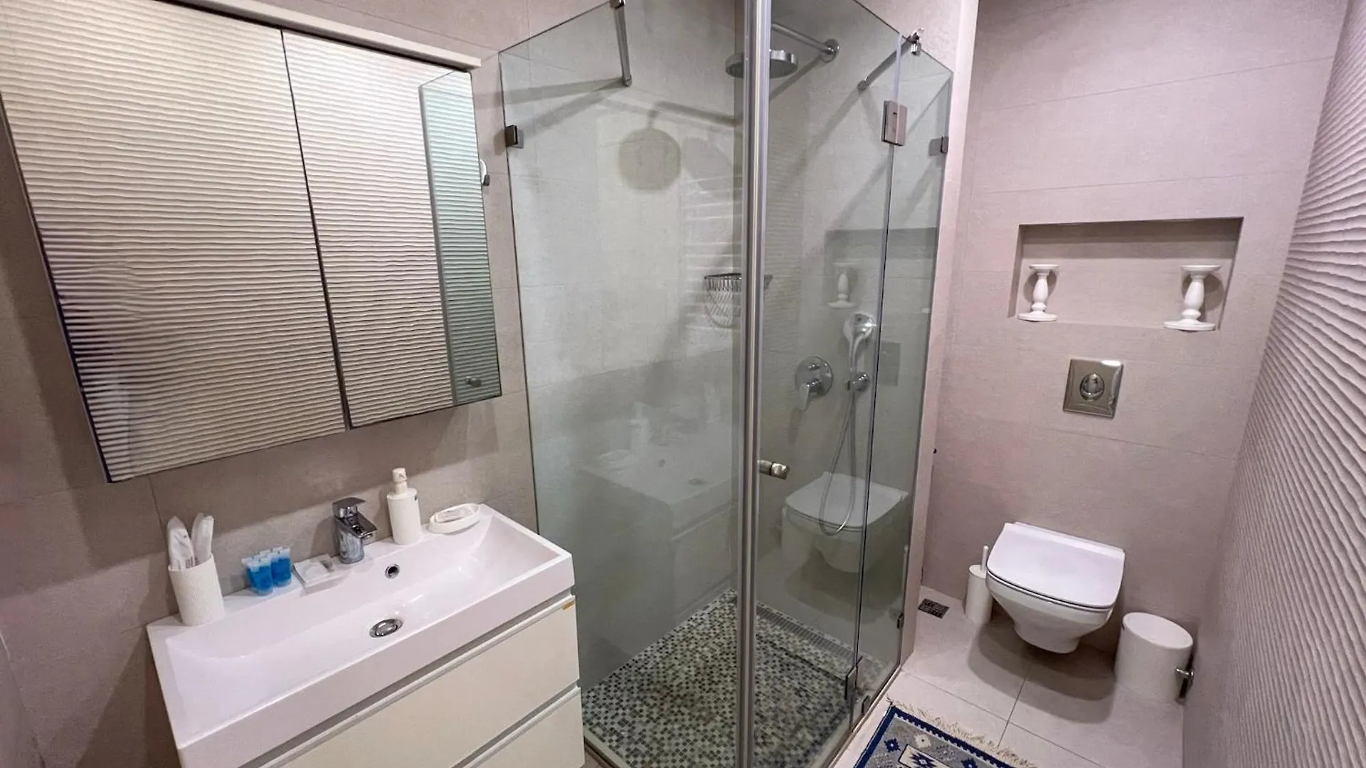Three-Room Apartment In The Center Of Batumi, 100 Meters From The Sea, Porta Tower