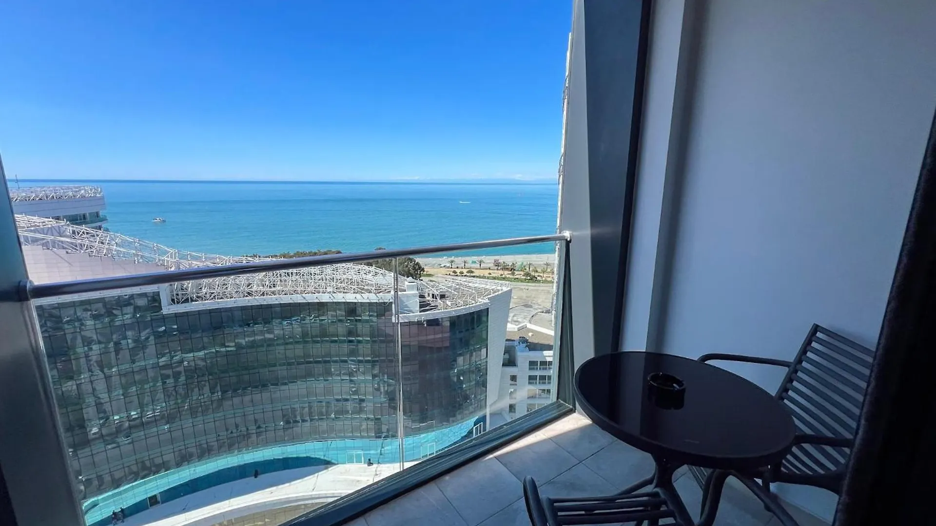 Three-Room Apartment In The Center Of Batumi, 100 Meters From The Sea, Porta Tower 0*, Batumi Georgia